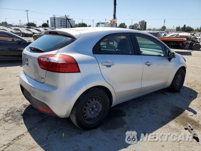Trzecie zdjęcie samochodu z tyłu: 2013 KIA RIO LX VIN:KNADM5A38D6145735 - miniatura