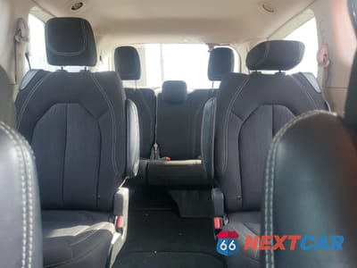 Zdjęcie 10 z 16 samochodu: 2023 CHRYSLER VOYAGER LX VIN:2C4RC1CG3PR547874 - miniatura