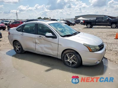 Czwarte zdjęcie samochodu z boku: 2010 FORD FOCUS SES VIN:1FAHP3GN6AW236870 - miniatura