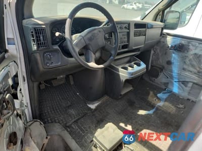 Zdjęcie 8 z 13 samochodu: 2006 CHEV EXPRESS G3500 VIN:1GCHG35U361166253 - miniatura