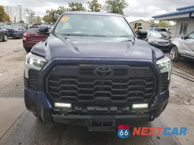 Piąte zdjęcie samochodu w środku: 2024 TOYOTA TUNDRA CREWMAX LIMITED VIN:5TFWA5EC7RX035615 - miniatura