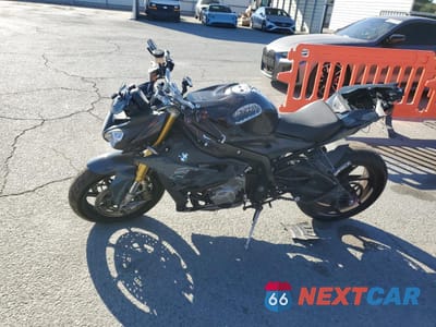 Trzecie zdjęcie samochodu z tyłu: 2018 BMW S 1000 R VIN:WB10D6208JZ762183 - miniatura