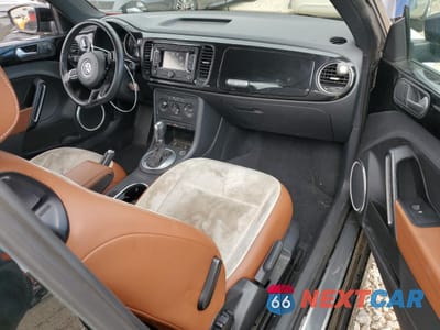 Zdjęcie 8 z 12 samochodu: 2015 VOLKSWAGEN BEETLE 1.8T VIN:3VWF17AT6FM607242 - miniatura