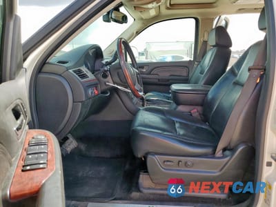 Zdjęcie 7 z 13 samochodu: 2009 CADILLAC ESCALADE HYBRID VIN:1GYFC43529R115749 - miniatura