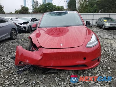 Piąte zdjęcie samochodu w środku: 2023 TESLA MODEL Y VIN:7SAYGAEE4PF602682 - miniatura