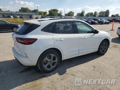 Trzecie zdjęcie samochodu z tyłu: 2023 FORD ESCAPE ST LINE VIN:1FMCU0MZ5PUB42014 - miniatura