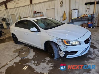 Czwarte zdjęcie samochodu z boku: 2017 VOLVO S60 VIN:YV126MFL8H2436993 - miniatura