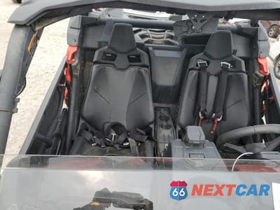 Piąte zdjęcie samochodu w środku: 2021 CAN-AM MAVERICK X3 RS TURBO R VIN:3JBVJAW42MK000764 - miniatura