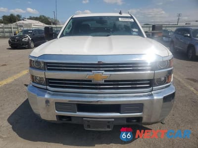 Piąte zdjęcie samochodu w środku: 2017 CHEVROLET SILVERADO C2500 HEAVY DUTY VIN:1GC2CUEG3HZ271591 - miniatura