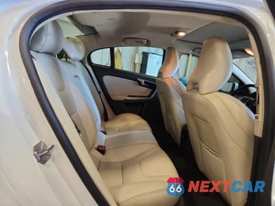 Zdjęcie 10 z 12 samochodu: 2017 VOLVO S60 VIN:YV126MFL8H2436993 - miniatura