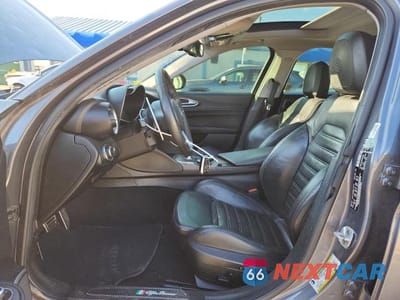 Zdjęcie 7 z 12 samochodu: 2017 ALFA ROMEO GIULIA TI VIN:ZARFAECN9H7529709 - miniatura