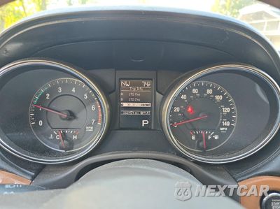 Zdjęcie 8 z 11 samochodu: 2011 JEEP GRAND CHEROKEE OVERLAND VIN:1J4RR6GT1BC605396 - miniatura