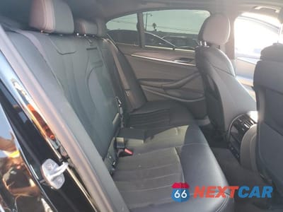 Zdjęcie 10 z 13 samochodu: 2022 BMW 530E VIN:WBA13AG00NCJ60437 - miniatura