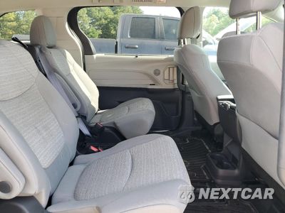 Zdjęcie 11 z 13 samochodu: 2023 TOYOTA SIENNA LE VIN:5TDKSKFC6PS092223 - miniatura