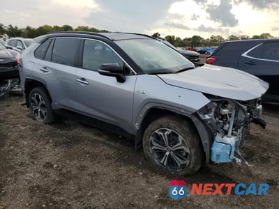 Czwarte zdjęcie samochodu z boku: 2021 TOYOTA RAV4 PRIME XSE VIN:JTMFB3FV3MD038927 - miniatura