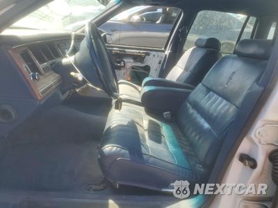 Zdjęcie 7 z 12 samochodu: 1994 LINCOLN TOWN CAR EXECUTIVE VIN:1LNLM81W2RY774196 - miniatura