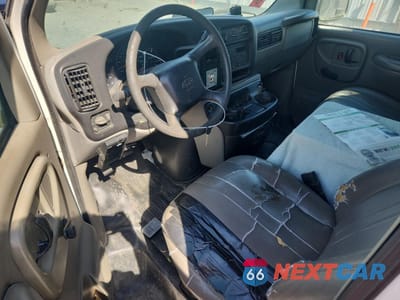 Zdjęcie 8 z 13 samochodu: 2001 CHEVROLET EXPRESS G1500 VIN:1GCFG15W211122220 - miniatura