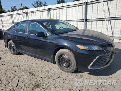 Czwarte zdjęcie samochodu z boku: 2022 TOYOTA CAMRY LE VIN:4T1C31AK0NU578377 - miniatura