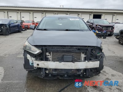 Piąte zdjęcie samochodu w środku: 2017 HYUNDAI IONIQ LIMITED VIN:KMHC05LC5HU028814 - miniatura