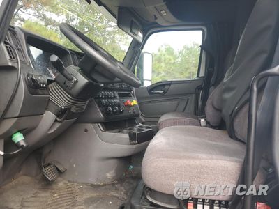 Piąte zdjęcie samochodu w środku: 2024 INTERNATIONAL LT625 SEMI TRUCK VIN:3HSDZAPR2RN547624 - miniatura