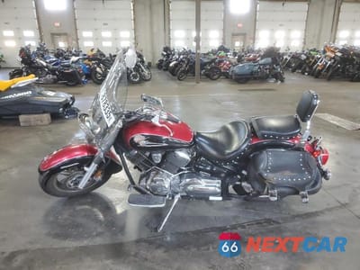 Trzecie zdjęcie samochodu z tyłu: 2005 YAMAHA XVS1100 A VIN:JYAVP11EX5A067008 - miniatura