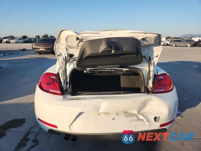 Zdjęcie 6 z 12 samochodu: 2016 VOLKSWAGEN BEETLE S/SE VIN:3VW517AT6GM809513 - miniatura