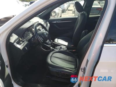 Zdjęcie 7 z 13 samochodu: 2017 BMW X1 XDRIVE28I VIN:WBXHT3C32H5F69907 - miniatura