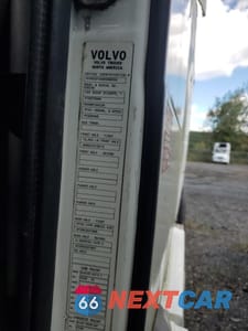 Zdjęcie 10 z 10 samochodu: 2008 VOLVO VNL SEMI TRUCK VIN:4V4NC9TG48N499592 - miniatura