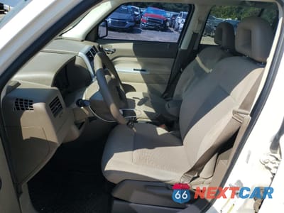 Zdjęcie 7 z 15 samochodu: 2008 JEEP PATRIOT SPORT VIN:1J8FT28W28D676081 - miniatura