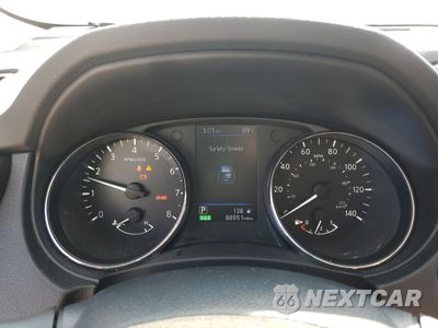 Zdjęcie 9 z 14 samochodu: 2018 NISSAN ROGUE S VIN:5N1AT2MV0JC730063 - miniatura