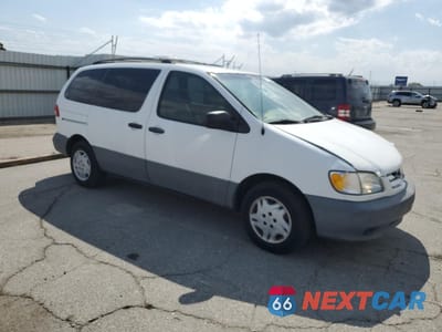Czwarte zdjęcie samochodu z boku: 2002 TOYOTA SIENNA CE VIN:4T3ZF19CX2U438189 - miniatura
