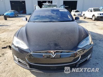 Piąte zdjęcie samochodu w środku: 2015 TESLA MODEL S 85 VIN:5YJSA1H17FF090296 - miniatura