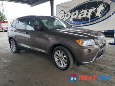 Czwarte zdjęcie samochodu z boku: 2013 BMW X3 XDRIVE28I VIN:5UXWX9C54D0D05428 - miniatura