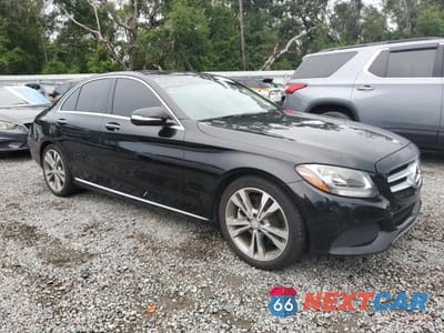 Czwarte zdjęcie samochodu z boku: 2015 MERCEDES-BENZ C 300 VIN:55SWF4JB8FU077837 - miniatura