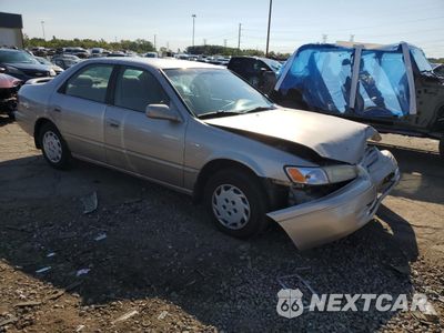 Czwarte zdjęcie samochodu z boku: 1999 TOYOTA CAMRY CE VIN:4T1BG22K5XU881095 - miniatura