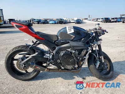 2015 SUZUKI GSX-R600 JS1GN7FA6F2100670 - główne zdjęcie licytacji z USA - miniatura