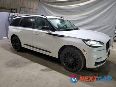 Czwarte zdjęcie samochodu z boku: 2023 LINCOLN AVIATOR RESERVE VIN:5LM5J7XC9PGL22920 - miniatura