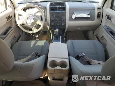 Zdjęcie 8 z 12 samochodu: 2011 FORD ESCAPE XLS VIN:1FMCU0C75BKB53180 - miniatura