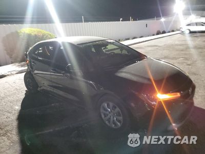 Czwarte zdjęcie samochodu z boku: 2021 TOYOTA COROLLA LE VIN:JTDEPMAE6MJ141870 - miniatura
