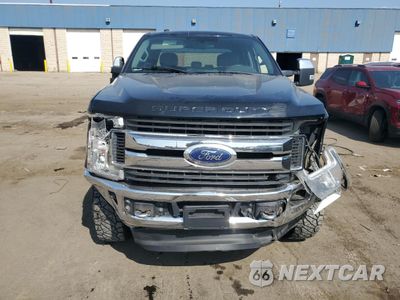 Piąte zdjęcie samochodu w środku: 2017 FORD F250 SUPER DUTY VIN:1FT7W2BT4HEE67159 - miniatura
