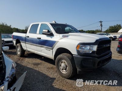 Czwarte zdjęcie samochodu z boku: 2021 RAM 2500 TRADESMAN VIN:3C6UR5CL4MG523962 - miniatura