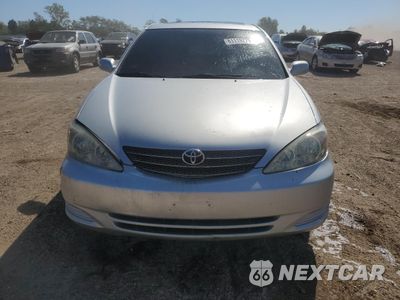 Piąte zdjęcie samochodu w środku: 2004 TOYOTA CAMRY LE VIN:4T1BE32K24U939588 - miniatura