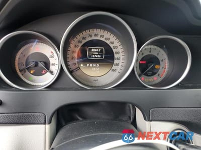 Zdjęcie 9 z 12 samochodu: 2012 MERCEDES-BENZ C 250 VIN:WDDGF4HB0CR221582 - miniatura