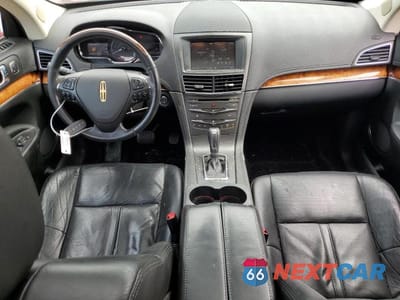 Zdjęcie 8 z 13 samochodu: 2014 LINCOLN MKT VIN:2LMHJ5ATXEBL50960 - miniatura