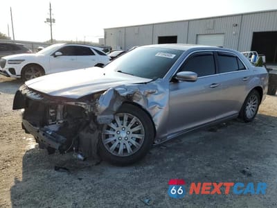 2014 CHRYSLER 300 2C3CCAAG0EH365176 - główne zdjęcie licytacji z USA - miniatura