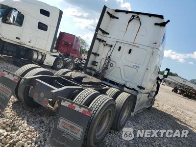 Czwarte zdjęcie samochodu z boku: 2018 FREIGHTLINER CASCADIA 125 SEMI TRUCK VIN:3AKJGLDR1JSHR0922 - miniatura