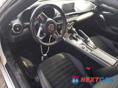 Zdjęcie 8 z 13 samochodu: 2017 FIAT 124 SPIDER CLASSICA VIN:JC1NFAEK4H0108246 - miniatura