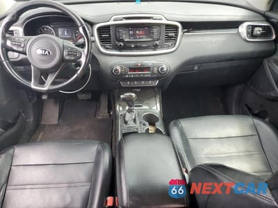 Zdjęcie 8 z 13 samochodu: 2016 KIA SORENTO EX VIN:5XYPH4A51GG019802 - miniatura