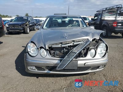 Piąte zdjęcie samochodu w środku: 2005 MERCEDES-BENZ E 320 4MATIC VIN:WDBUF82J25X179367 - miniatura