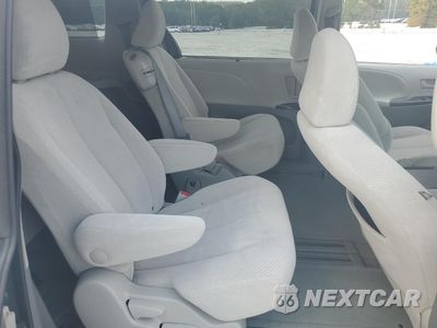 Zdjęcie 11 z 13 samochodu: 2013 TOYOTA SIENNA LE VIN:5TDKK3DC2DS304619 - miniatura